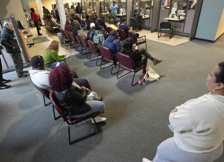 Что важно знать о мебели с обивкой из натуральной кожи: особенности эксплуатации