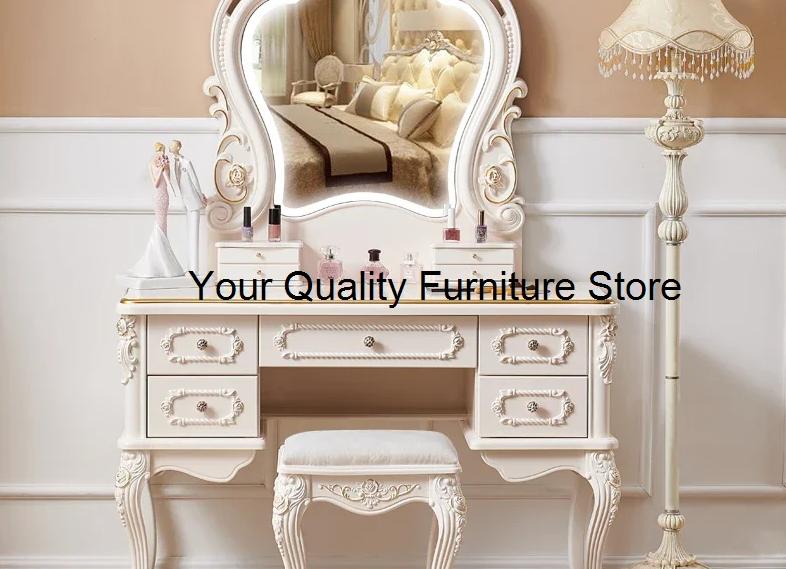 Туалетный столик. Мебельное очарование